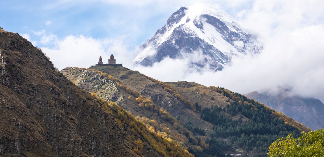 Une Montagne De Raisons De Visiter Kazbegi En Géorgie Blog Voyage 9847