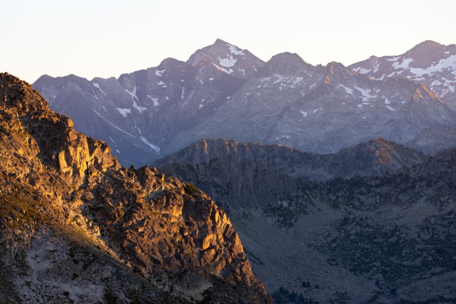 Coucher de soleil sur les sommets des Pyrénées