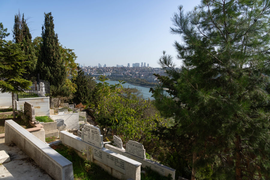 Cimetière sur la colline de Pierre Loti à Istanbul