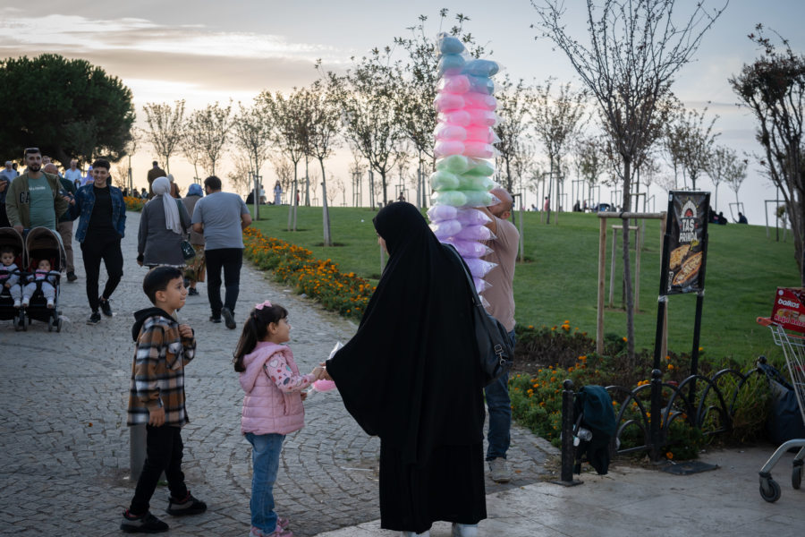 Jardin sur la colline de Camlica près de la mosquée