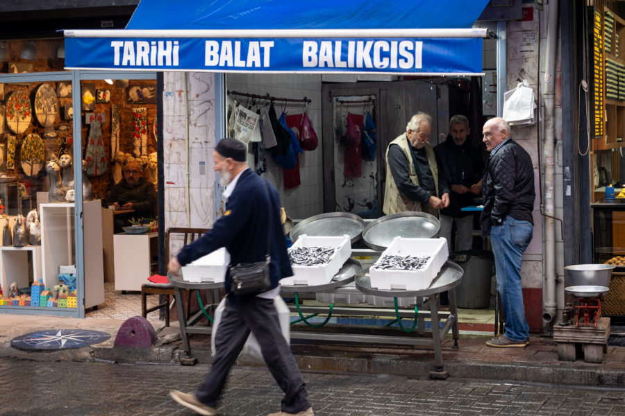 Marchand de poissons à Balat, Istanbul