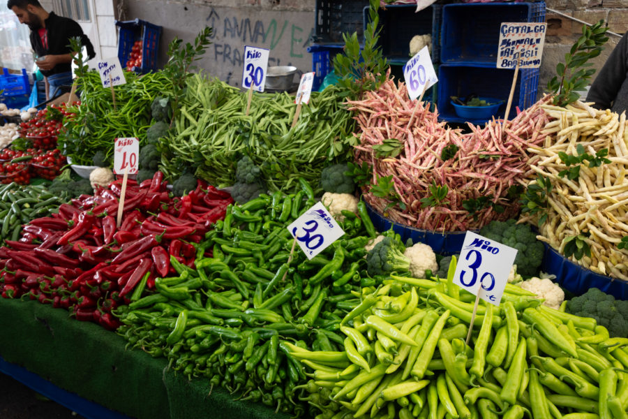 Marché de légumes à Balat, Istanbul