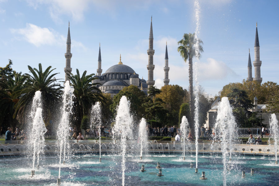 Mosquée bleue et fontaine à Istanbul