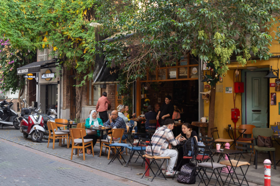 Terrasses de restaurants à Kadikoy, Istanbul