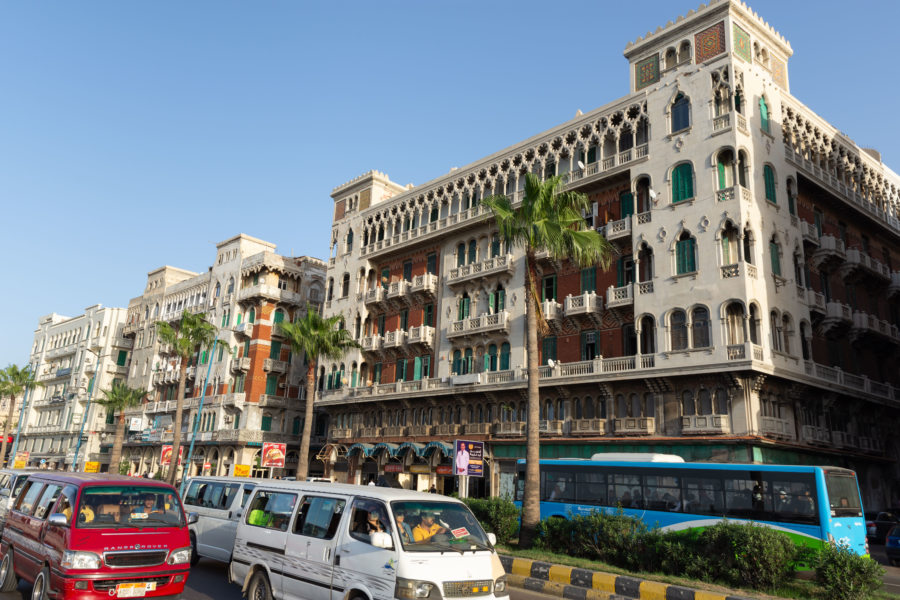 Beaux bâtiments sur la corniche d'Alexandrie en Egypte