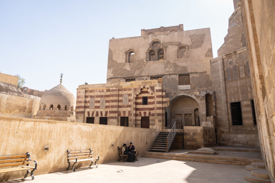 Près de la mosquée bleue du Caire islamique