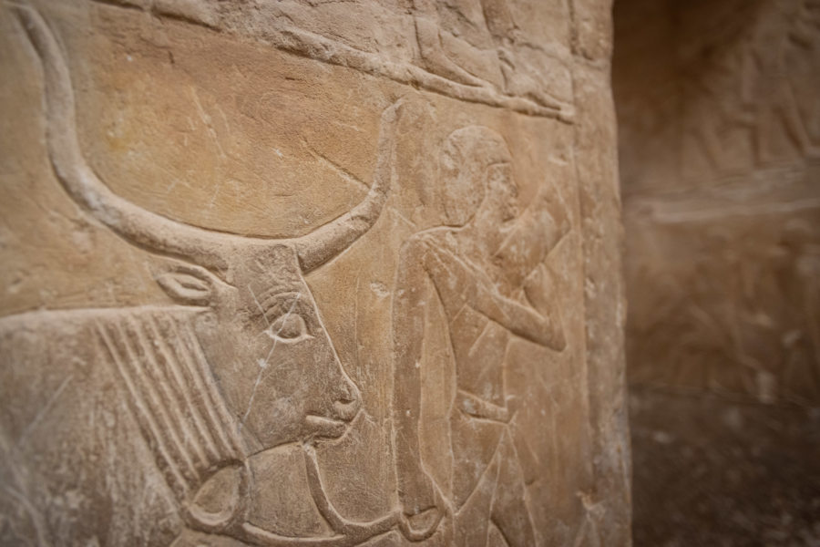 Bas-relief dans la pyramide ou mastaba d'Ounas