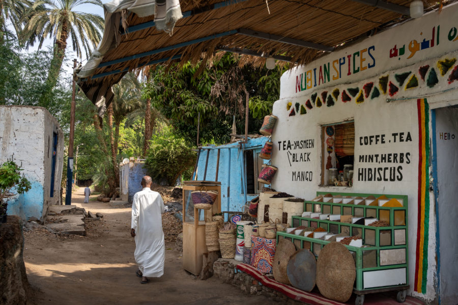 Vendeur d'épices sur l'île d'Elephantine à Assouan