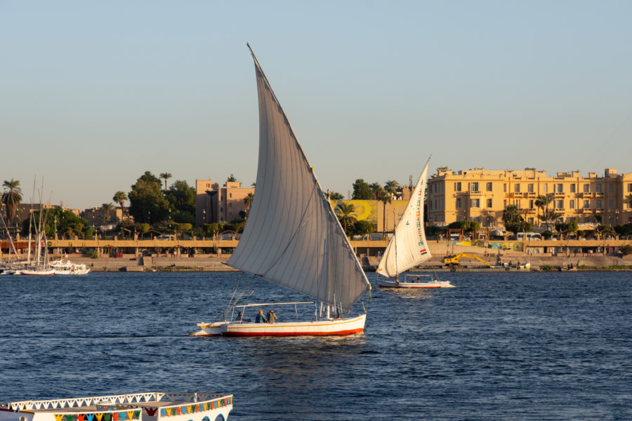 Felouque sur le Nil à Louxor en Egypte