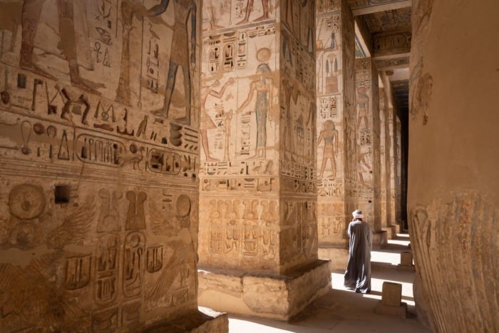 Salle hypostyle à Medinet Habou, Louxor