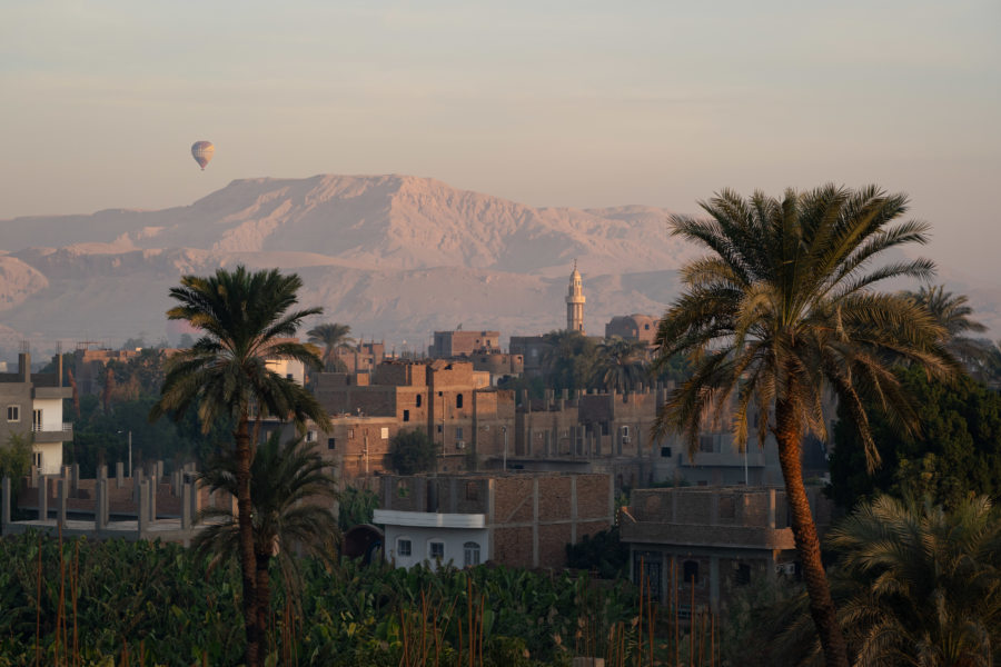 Lever de soleil sur la vallée des rois à Louxor