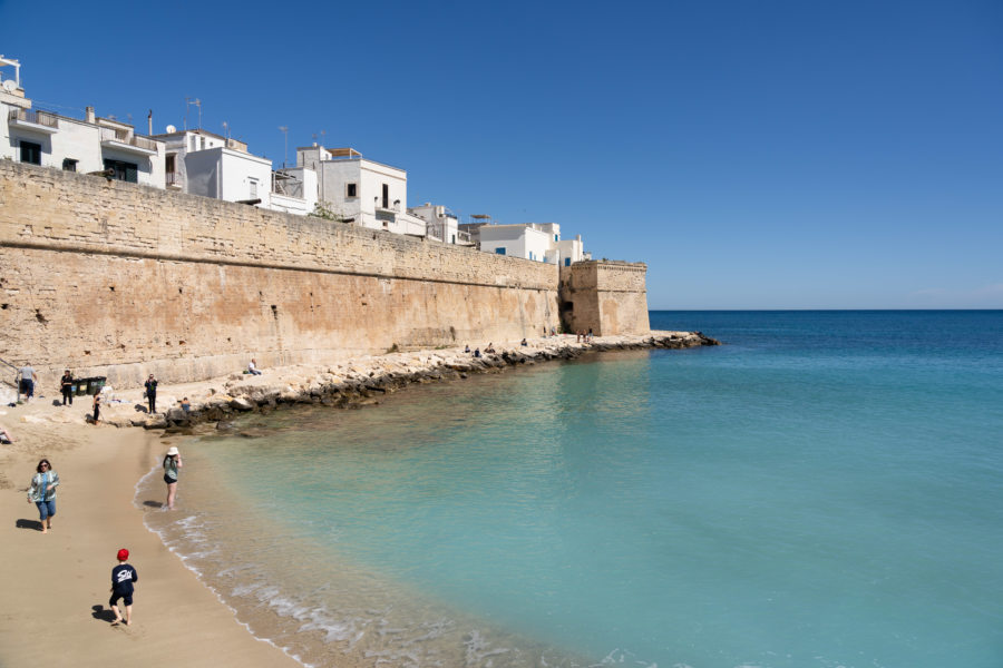 Plage Cala Porta Vecchia à Monopoli, Italie