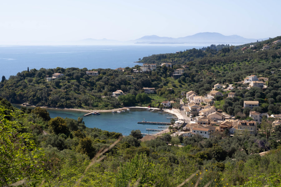 Village et plage d'Agios Stefanos à Corfou