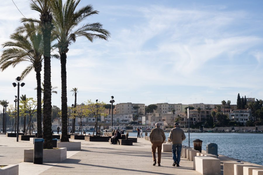 Promenade en bord de mer à Brindisi, Pouilles