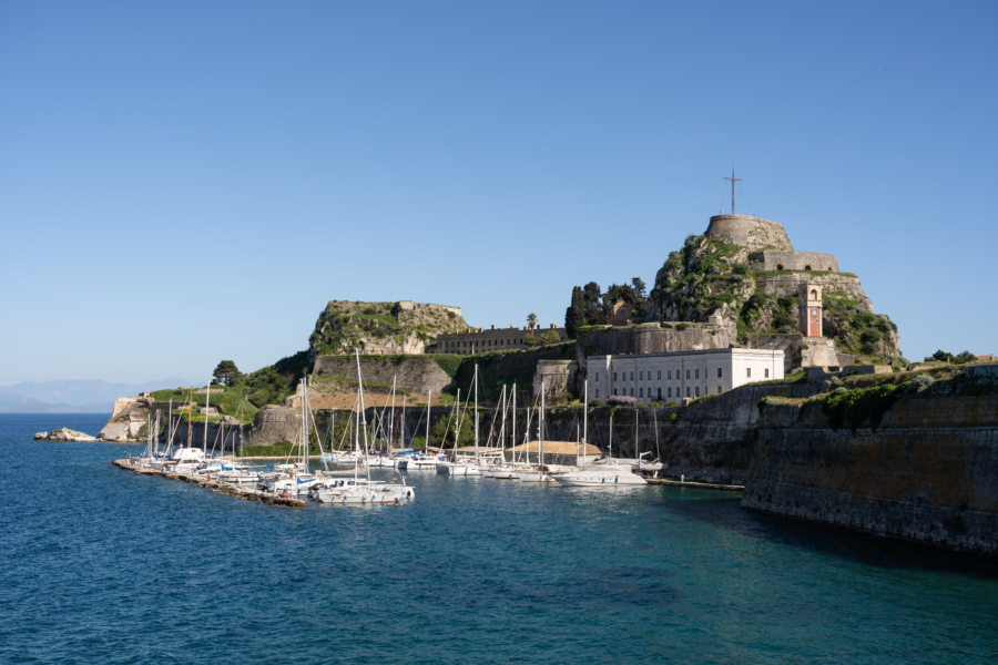 Vue sur le fort de Corfou depuis le jardin du musée asiatique