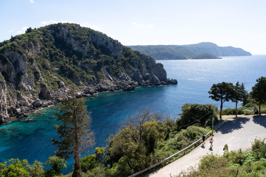 Paleokastritsa, vue en chemin vers le monastère