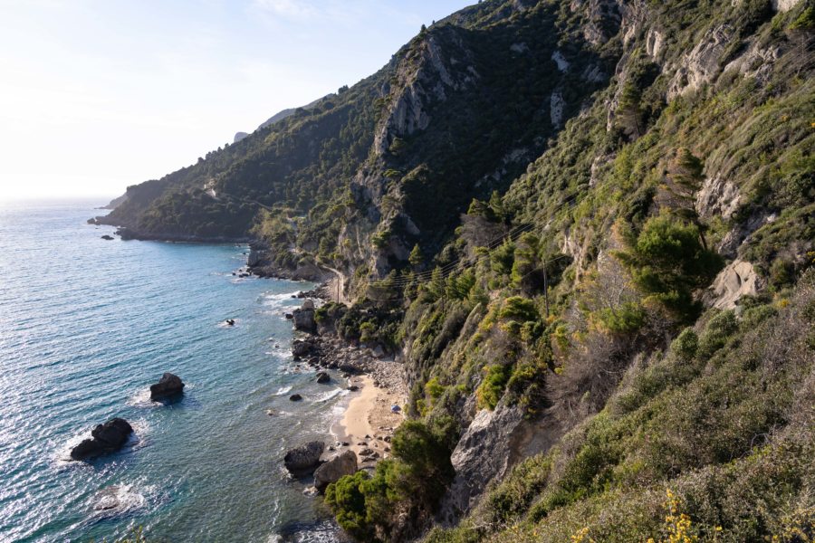 Plage naturiste de Miortissa à Corfou, Grèce