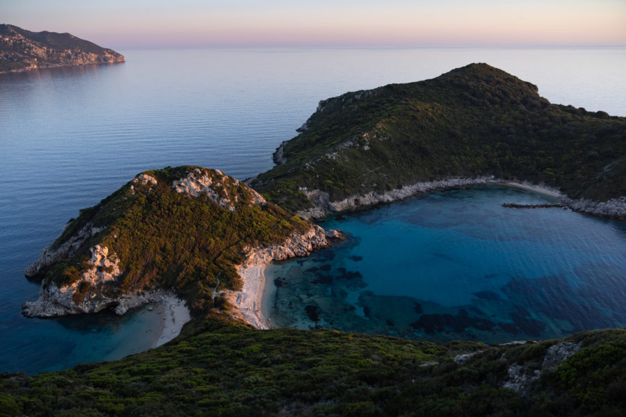 Point de vue sur Porto Timoni au coucher du soleil (Corfou)