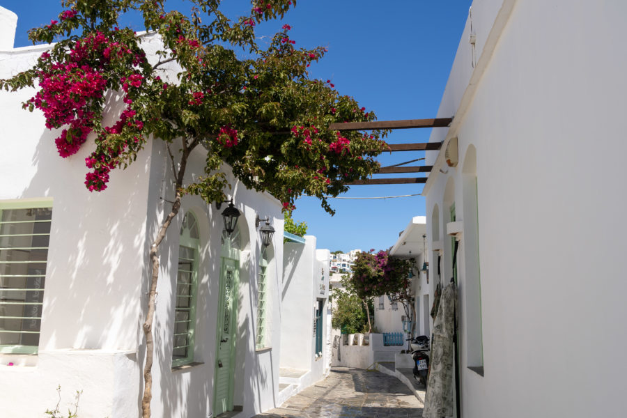 Village blanc d'Apollonia à Sifnos en Grèce