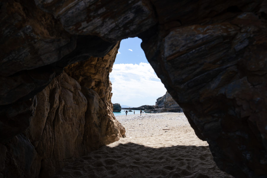 Arche sur la plage de Milopotamos, voyage dans le Pélion