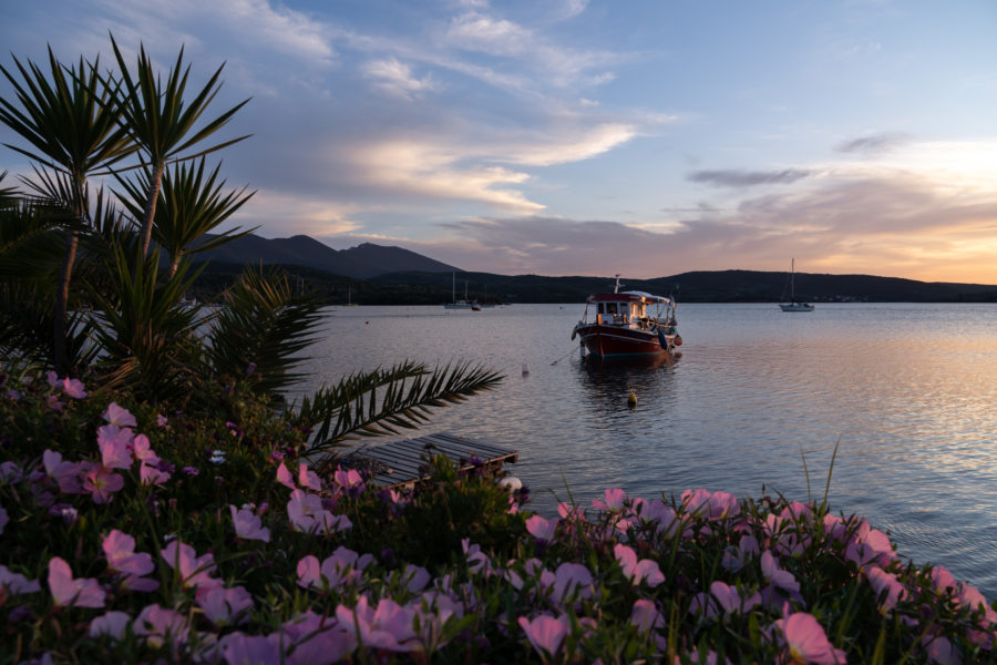 Coucher de soleil sur la mer à Trikeri, Pélion