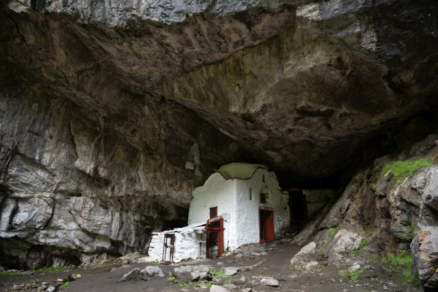 Grotte sacrée Saint-Dionysos, Mont Olympe