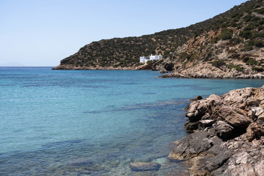 Plage de Fikiada sur l'île de Sifnos en Grèce