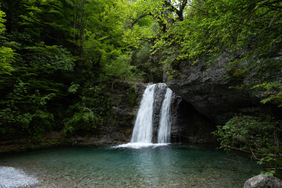 Randonnée sur le Mont Olympe : cascade sous le monastère Dionysos