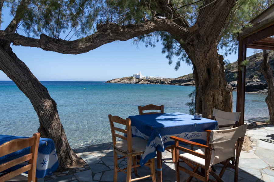 Restaurant de plage à Chrisopigi, Sifnos