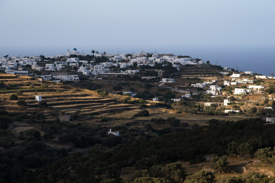 Village d'Apollonia sur une colline de Sifnos