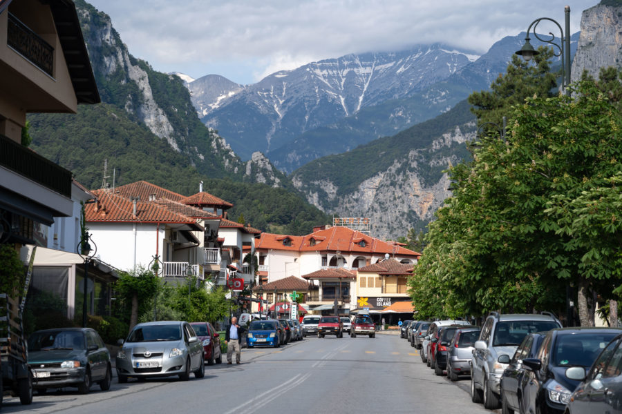 Village de Litochoro et Mont Olympe en Grèce