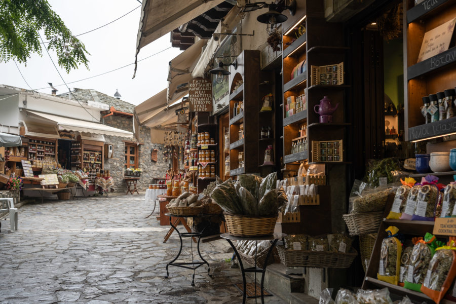 Boutiques dans le village grec de Makrinitsa