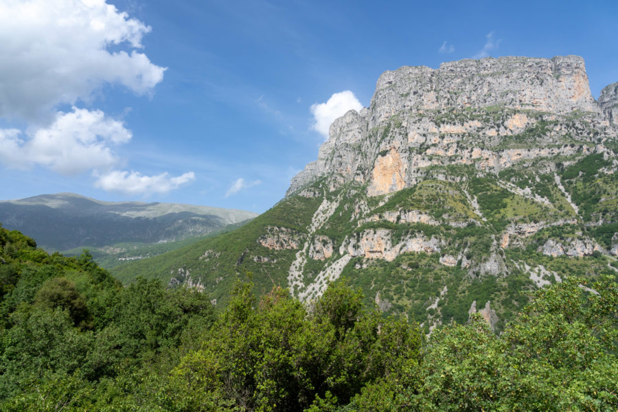 Fin de montée vers Vikos, montagne et rocher