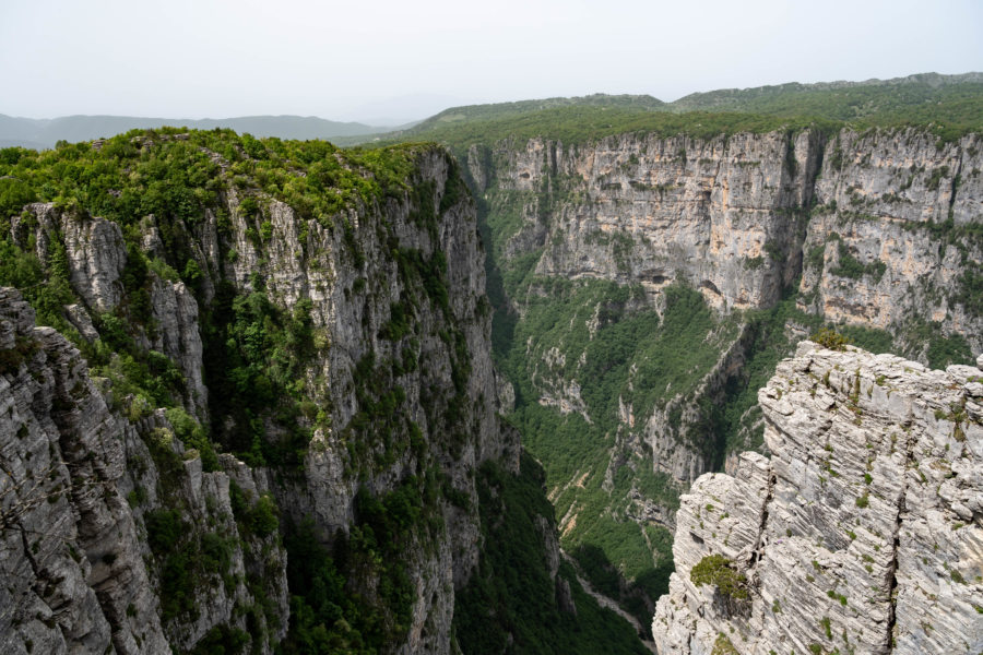 Vue sur les gorges de Vikos depuis Beloi à Vradeto