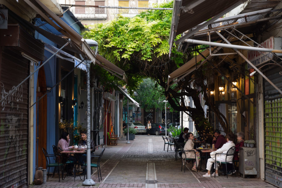 Petits restaurants dans le centre de Thessalonique en Grèce