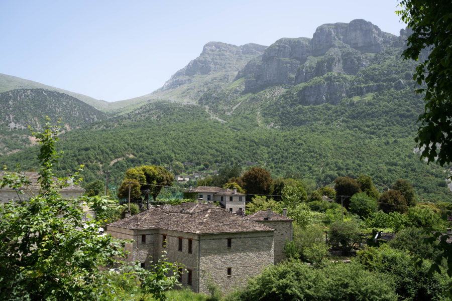 Village de Megalo Papingo, montagnes de Zagoria en Grèce