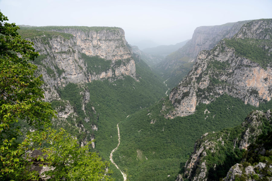 Vue sur les gorges de Vikos depuis Beloi à Vradeto