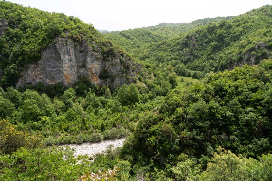 Skala de Vitsa et montagnes des Zagori en Grèce