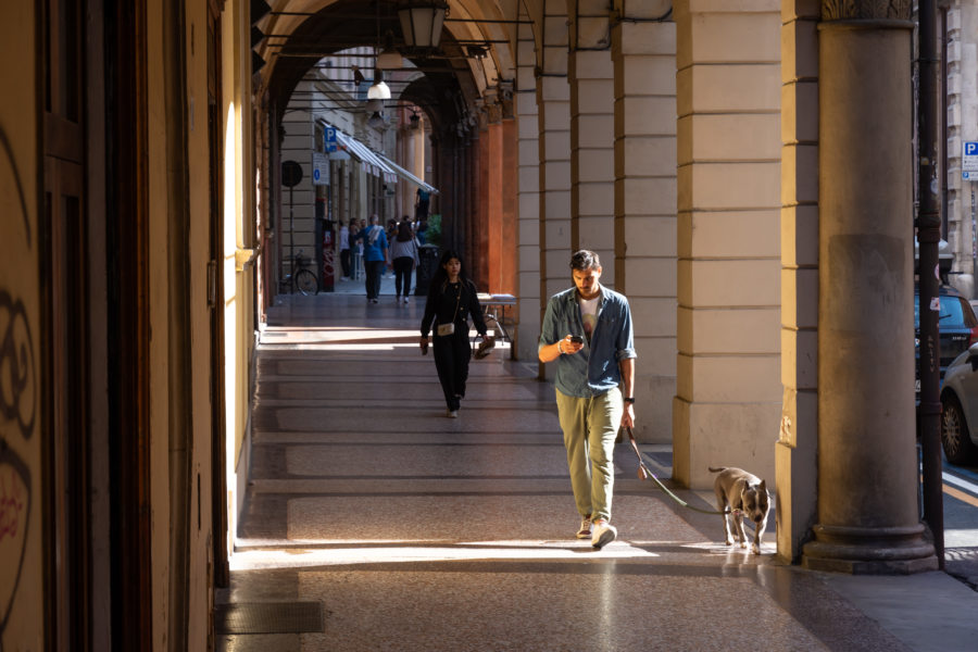 Balade sous les arcades de Bologne en Italie