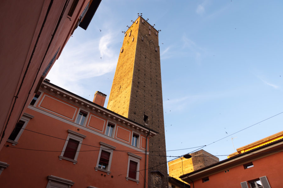 Torre prendiparte à Bologne en Italie