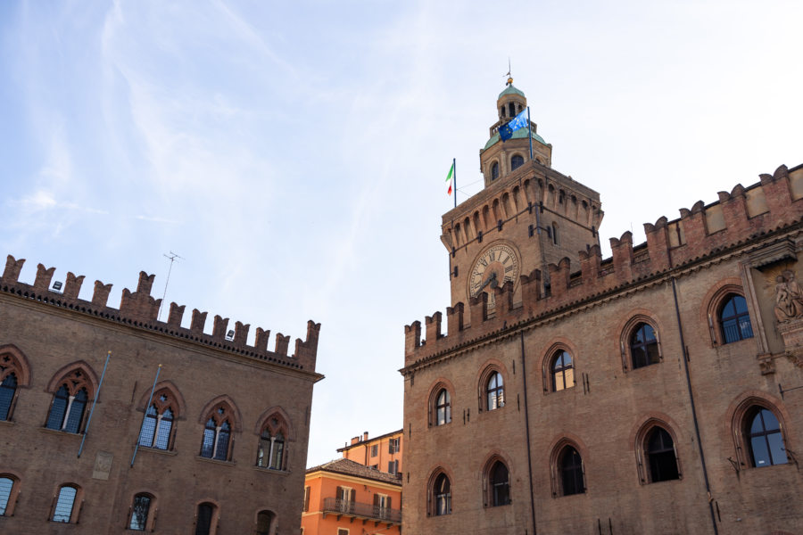 Tour de l'horloge à Bologne en Italie