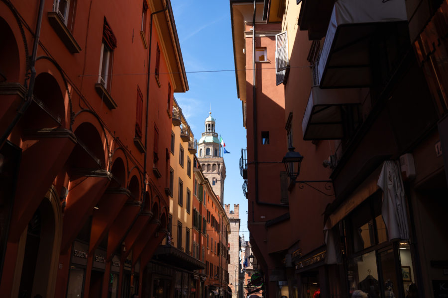 Via azeglio à Bologne, Italie