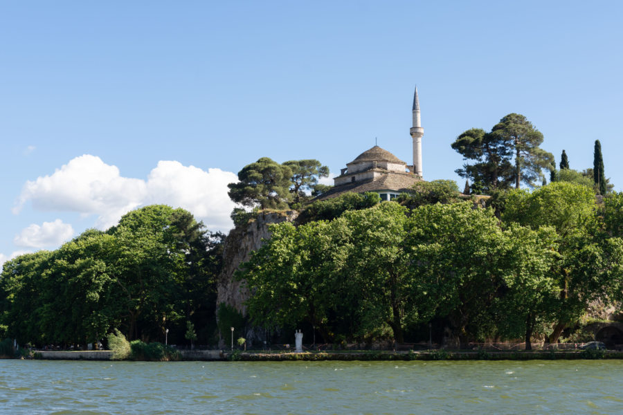 Vue sur la mosquée Aslan Pasha à Ioannina